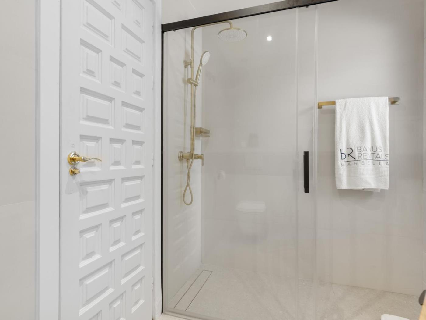 Byron, Private Pool, Walking Distance To Puerto Banus Holiday home Marbella